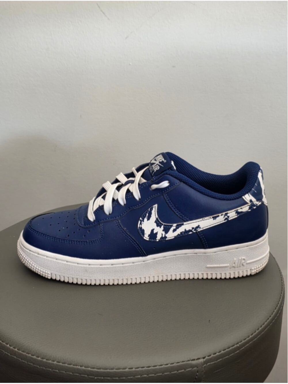 Nike Air Force 1 LV8 1 GS Splatter Swoosh Blue Void Sneakers 8.5 W | 6.5 Youth - Picture 2 of 10